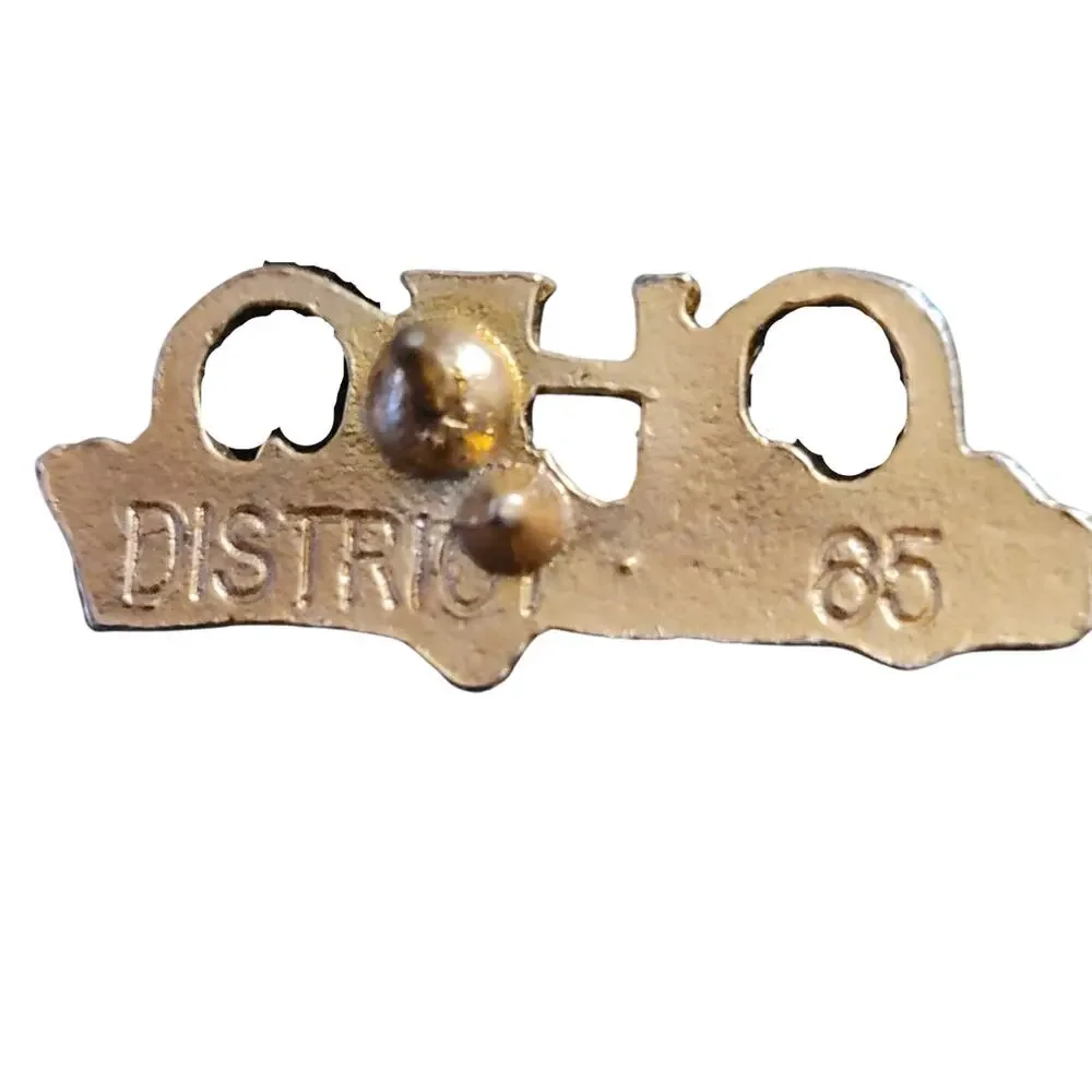 Vintage Ohio The Heart of It All Lapel Pin Gold Tone District 65 Souvenir